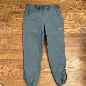 Eddie Bauer Women's Olive Green Performance Capris size Large